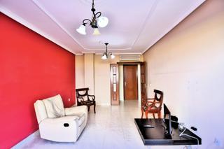 Planta baixa  Calle artemi semidan. Planta baja en vecindario centro