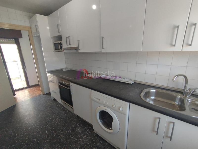 Foto 3cd7bd2b-450a-44c9-bf20-9782d2def663. Appartamento con riscaldamento in Los Vadillos - R. Sanitaria - Pozanos Burgos