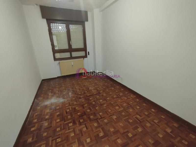 Foto f812e688-8176-44b3-a3fd-dfad226d5cd4. Etagenwohnung mit heizung in Los Vadillos - R. Sanitaria - Pozanos Burgos