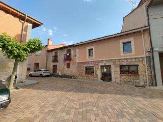 House  Plaza la iglesia