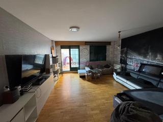 Casa adossada  Esteban granados