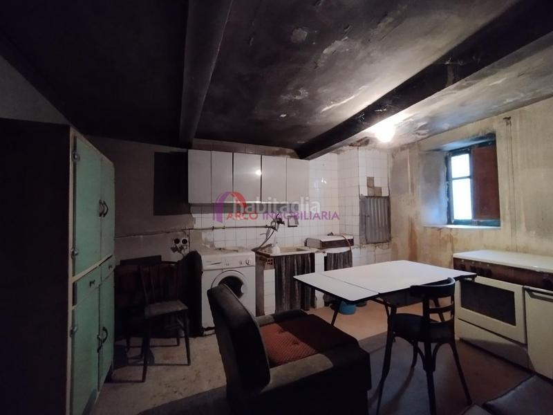 Foto bada5bcc-26d5-427f-ae6e-2b04624e79e7. Haus mit heizung parking in Cayuela