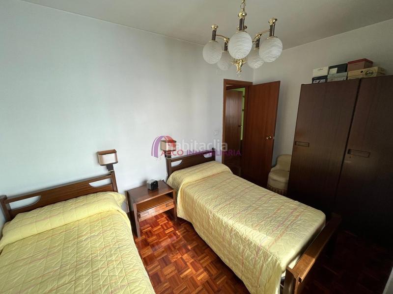 Foto 687d9ed8-3bde-4673-936e-327b2ddfbb21. Flat with heating parking in Reyes Católicos Burgos