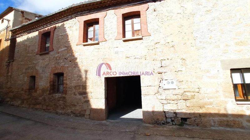 Foto 24b98440-4e66-4fc0-9e43-1ee17245c245. Casa amb calefacció a Rabé de las Calzadas