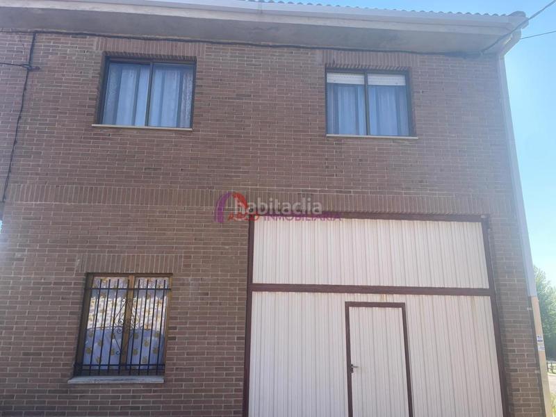 Foto 2724f2b4-6be6-4e7f-935d-0b59408c53ad. Casa amb calefacció aparcament a Campolara