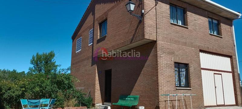 Foto bda1d026-7e95-4dd6-9cd3-40cfa0b70f19. Casa amb calefacció aparcament a Campolara