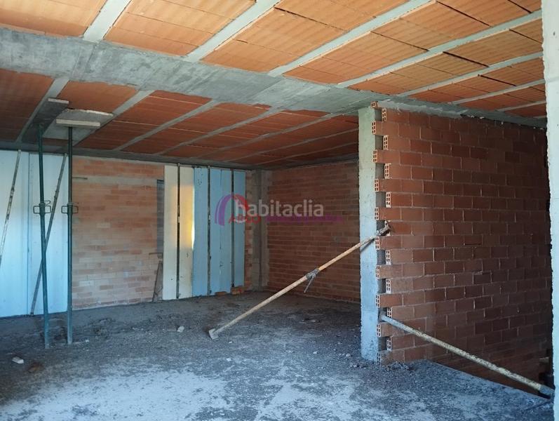 Foto 5c573337-632d-48d5-b53c-088581b496b2. Casa adossada amb calefacció aparcament a Cayuela