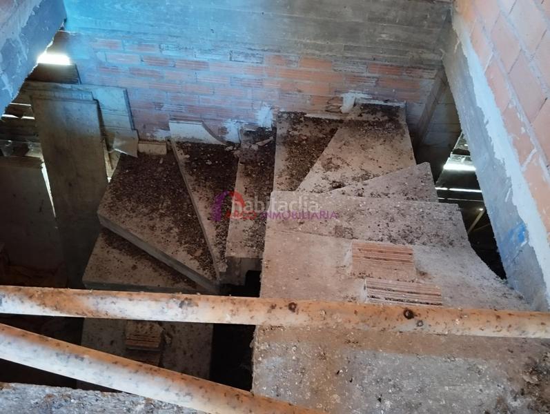 Foto 94adeb5a-bb70-42ef-86de-f212f63ec0df. Casa adossada amb calefacció aparcament a Cayuela