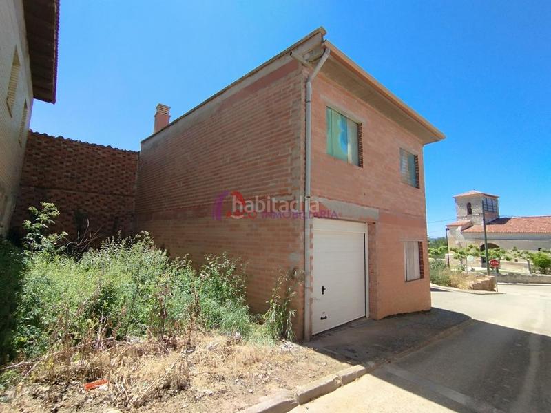 Foto aaf15357-5a8c-47a0-8732-e4952840cc05. Casa adossada amb calefacció aparcament a Cayuela