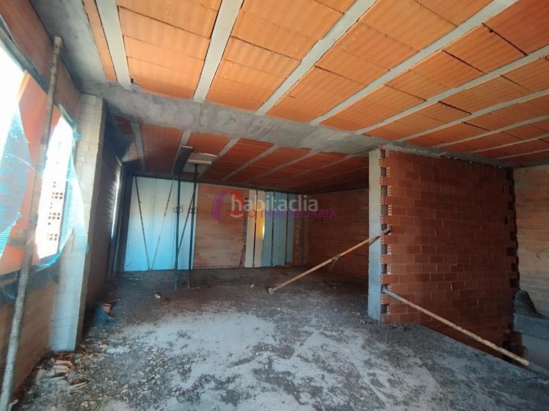 Foto ec998e70-ace1-4c00-bbd7-29a95aaa71f6. Casa adossada amb calefacció aparcament a Cayuela