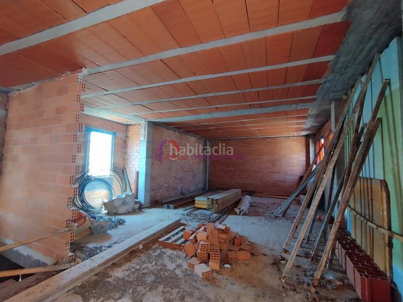 Foto f3571589-4fb0-4c07-b431-493381fed1dc. Casa adossada amb calefacció aparcament a Cayuela