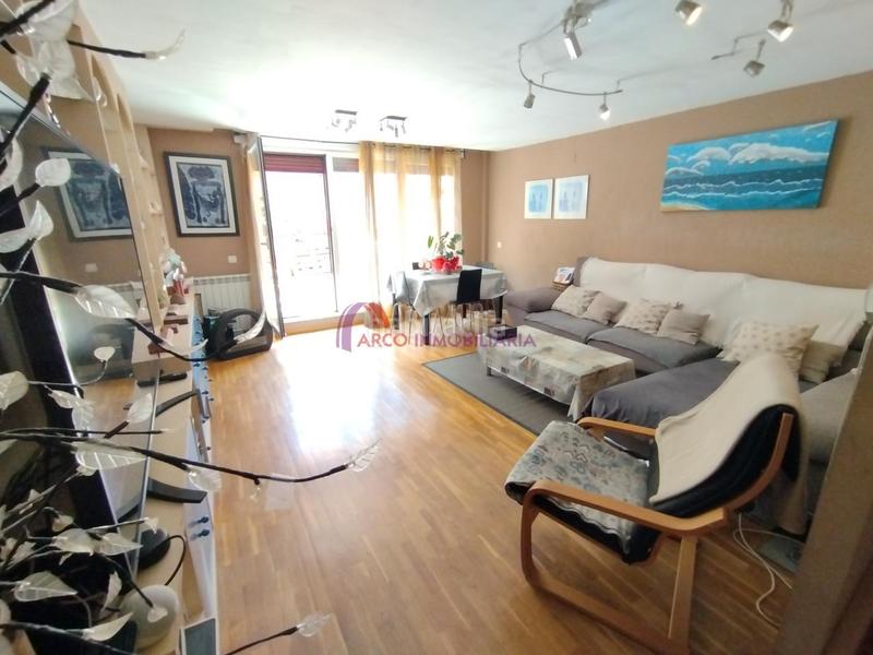 Foto 01664c22-1404-4857-8204-ae57dc3056b7. Semi detached house with heating parking in Villatoro Burgos