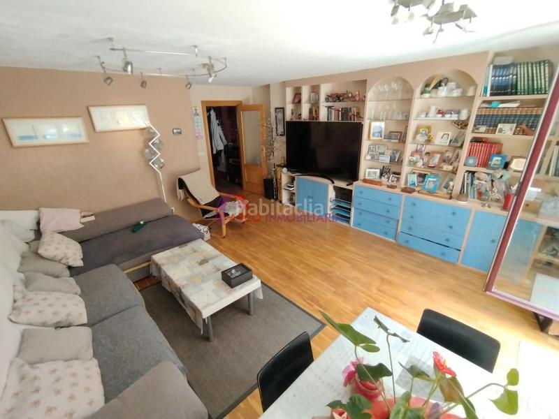 Foto 95f3db0f-fa6b-4f52-ac76-3346123cea6e. Semi detached house with heating parking in Villatoro Burgos