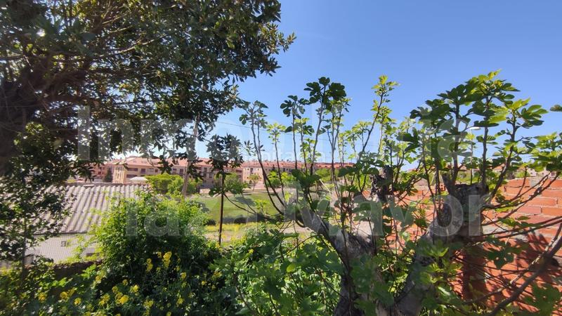 Foto b7e44fff-6683-43f2-b20c-97bc6c9d1a92. Casa con riscaldamento parcheggio in Pizarrales Salamanca