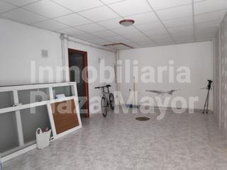 Location Local commercial  N/a. 3913 local comercial zona van dyck