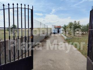 Finca rústica a Villares de la Reina. 3952 parcela con refugio junto aldeaseca de la armuña