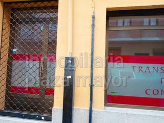 Location Local commercial  Calle alfonso de castro. 4138 local en zona van dick