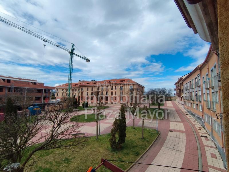 Foto f6ff9872-a0d0-4edf-bcd5-223e89685677. Duplex avec chauffage dans Pizarrales Salamanca