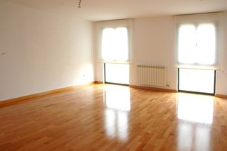 Etagenwohnung in Villares de la Reina. 4500 piso en villares de la reina