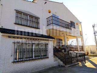 Casa a Villares de la Reina