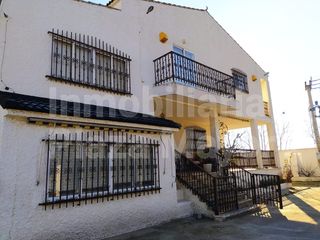 House in Villares de la Reina
