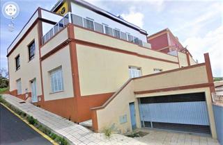 Local Comercial a Sauzal (El). Red vende y alquila gran superficie comercial con parking