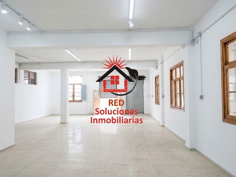 Foto c6c3e0c0-58ee-4883-a3b6-f25f11a3b136. Affitto locale commerciale in Centro Güímar