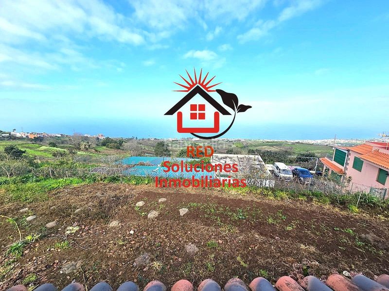 Foto c465c9a8-b90c-4b00-b8b7-88b3e1aaefb2. Casa amb aparcament a Sauzal (El)