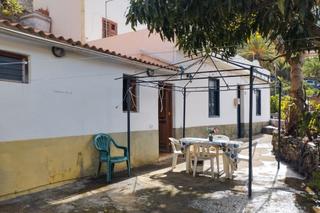 Masia a Calle llano campos. Propiedad residencial con potencial en hermigua