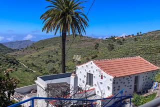 Masia a Calle temocoda. Casa con jardín en el pueblo de montaña de chipude.