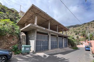 Édifice à Calle vegueta. Edificio sin terminar de dos plantas, en vallehermoso