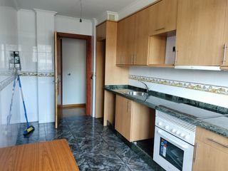 Piso en El Berrn-La Carrera. Piso con 3 habitaciones con parking y calefaccin