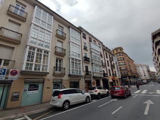 Appartement à Calle ramon ortiz de zarate 8. Piso en centro de vitoria