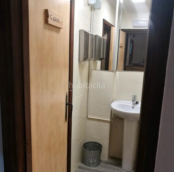 Foto 2d29cfc1-091b-4727-a1ab-63b7bf6a4938. Local comercial en El Pilar Vitoria - Gasteiz