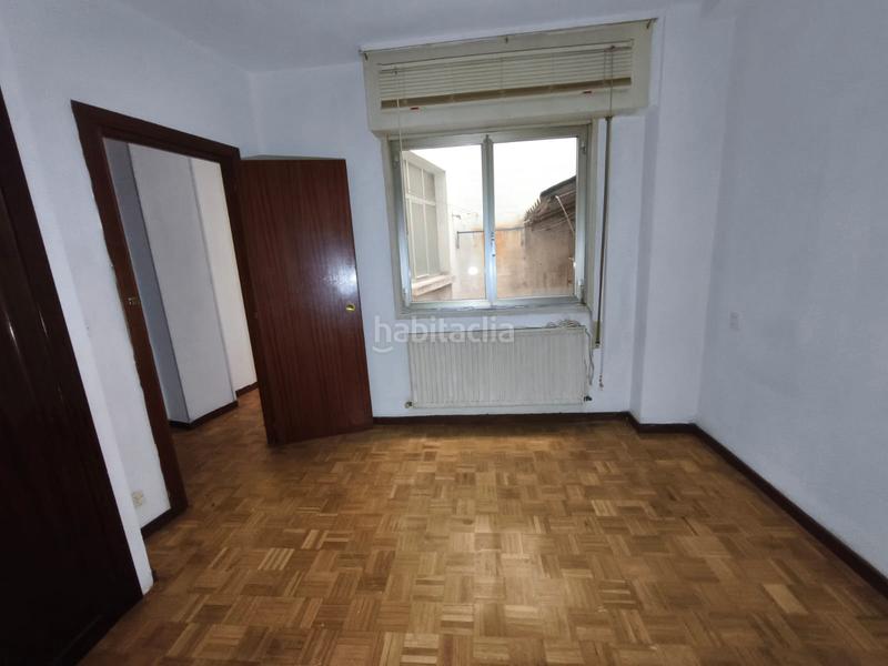 Foto e07a955c-58a3-40a8-adee-39bff4dfe401. Piso en calle abejeras 51 piso + plaza parking en abejeras de pamplona en Pamplona / Iruña