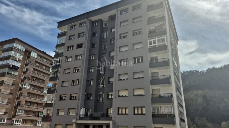 Foto 701c8487-23c3-4a16-8397-fe5edcd3052a. Pis a Eibar
