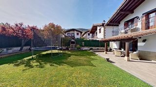 Chalet  Calle kortela 10. Unifamiliar en urdiain