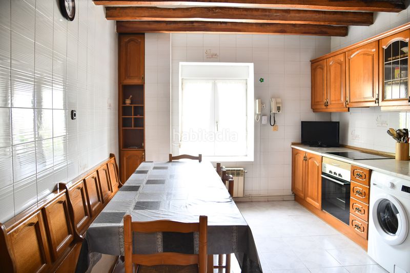 Foto dbec5829-e890-4272-b6ef-f1daefe1607e. Casa amb xemeneia calefacció a Asparrena