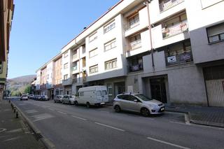 Local commercial à Calle san juan 64. Local en calle san juan de altsasu