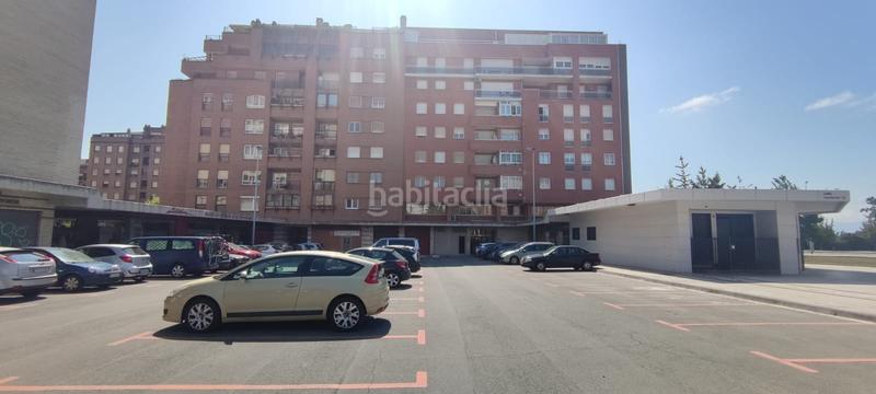 Foto 0549a02c-fa27-4f53-9fb5-ecc0e55dc8df. Local commercial dans calle de irunlarrea 59a dans Mendebaldea - Ermitagaña Pamplona / Iruña