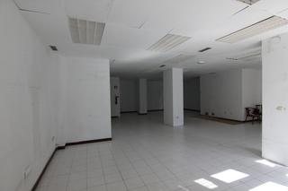 Local Comercial en Domingo martinez de aragon kalea 3. Local en domingo martinez de aragon