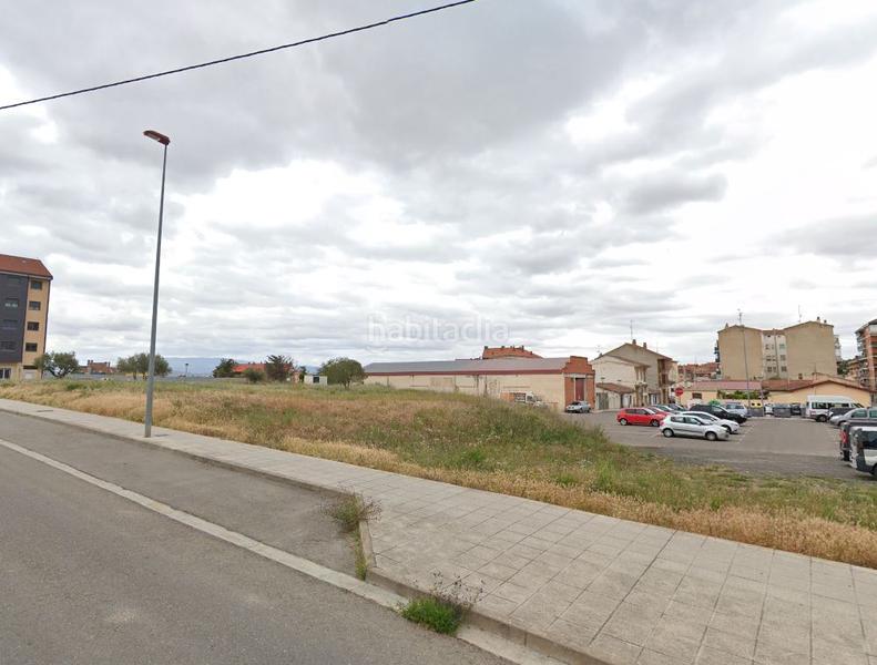 Foto 35cfc6b3-5168-4d95-bd99-5d9fb53d94e5. Terreno residencial en laureano irribarria kalea 15 en Oyón / Oion