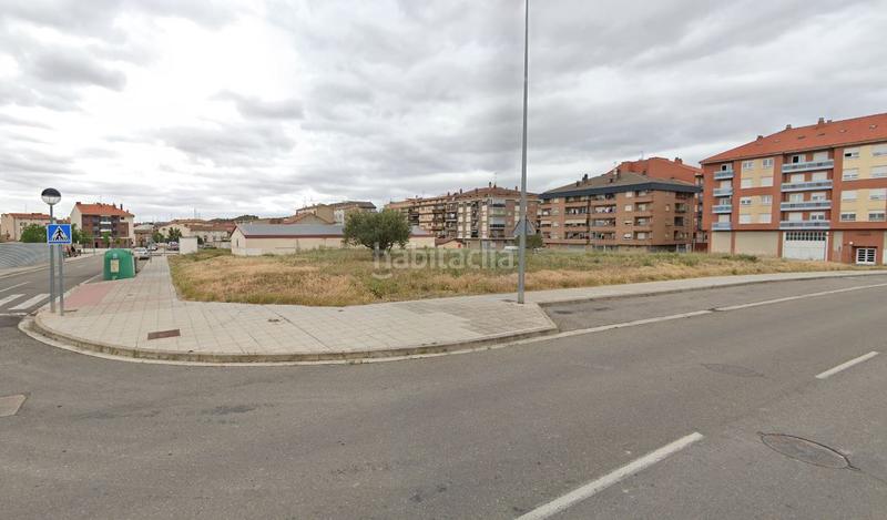 Foto a495a516-49ff-4e12-9d7d-2b6e286fe372. Terreno residencial en laureano irribarria kalea 15 en Oyón / Oion