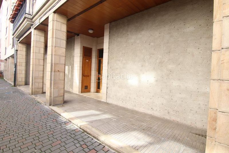 Foto db005108-b8aa-4607-bd18-d77a51bce13d. Local comercial a n/a a Altsasu / Alsasua