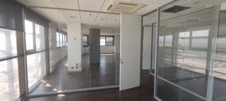 Oficina a Carretera de artica 29. 2 locales + 2 plazas de parking + trastero en edificio de oficin