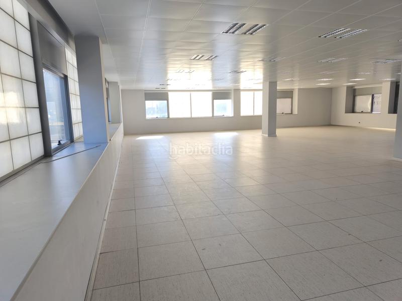 Foto f11f1dc7-6a3d-429d-8e3f-7ed8e2ecb8ba. Business premise in calle etxesakan 28 in Zizur Mayor / Zizur Nagusia