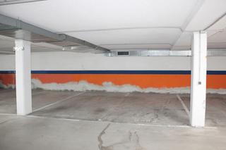 Aparcament cotxe a Salvatierra o Agurain. Parking en harresi parkea