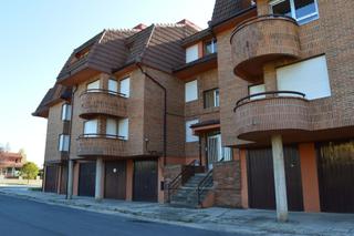 Piso en Medina de Pomar. Piso con txoco en urbanizacin con piscina mb 2021