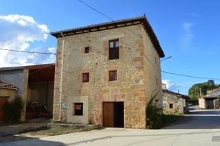 Casa a Merindad de Cuesta - Urria. Casa con amplio garaje en pueblo tranquilo a 10 min de medina p