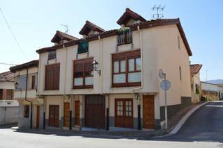 Casa a Medina de Pomar. Venta de casa junto al casco histórico m 2200